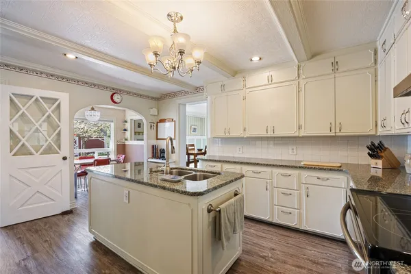 $949,000 | 529 Lower Sunnyslope Road, Wenatchee, WA 98801