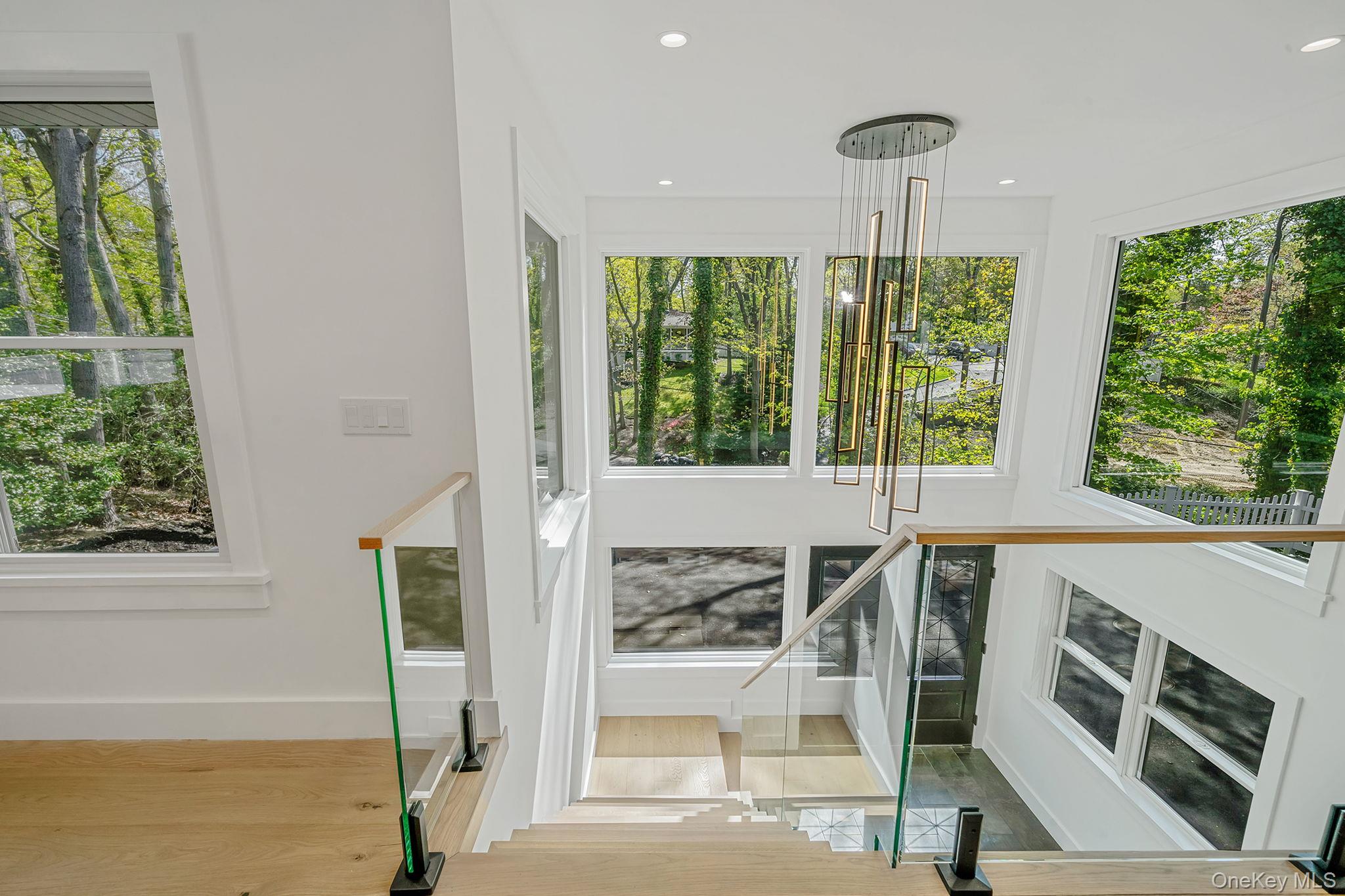 40 Friendly Road Smithtown, NY 11787 - Photo 3 of 38 Gallery Image 3