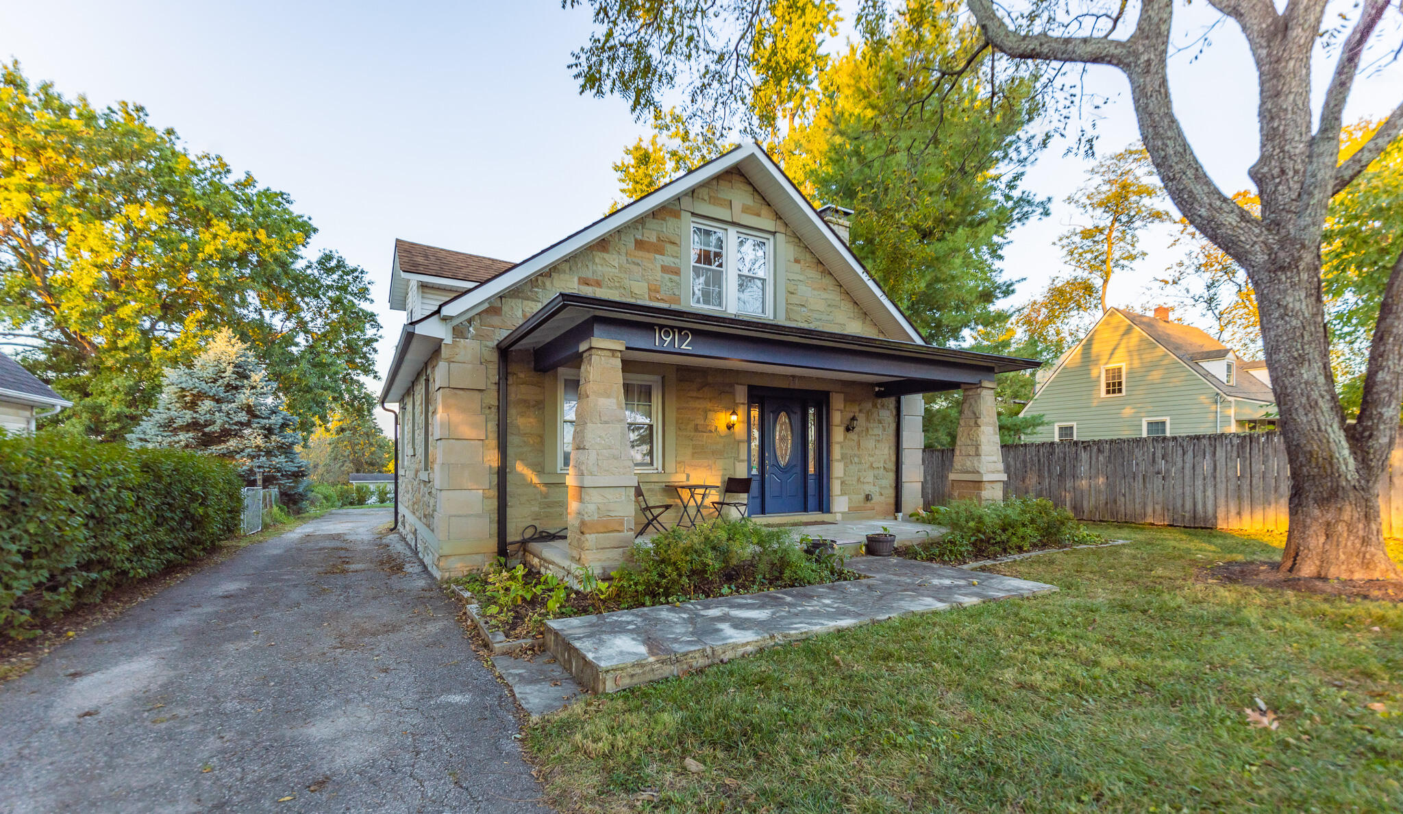 1912 Liberty Road Lexington, KY 40505 - Photo 2 of 23 1001_2
