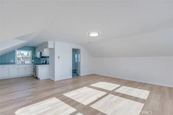 $2,000 | 542 South Clementine Street, Anaheim, CA 92805