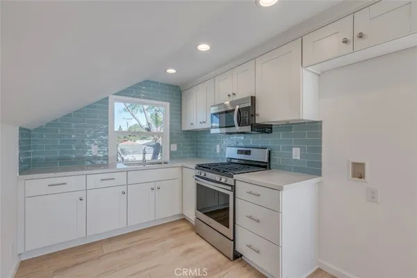 $2,000 | 542 South Clementine Street, Anaheim, CA 92805