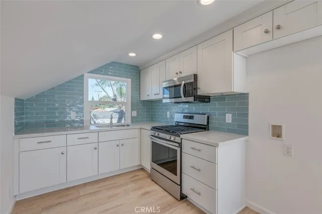 $2,000 | 542 South Clementine Street, Anaheim, CA 92805