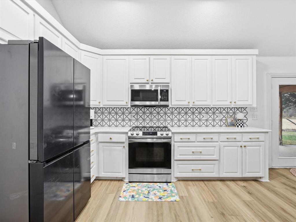 1161 County Road 2175 Decatur, TX 76234 - Photo 10 of 20 stainless steel appliances