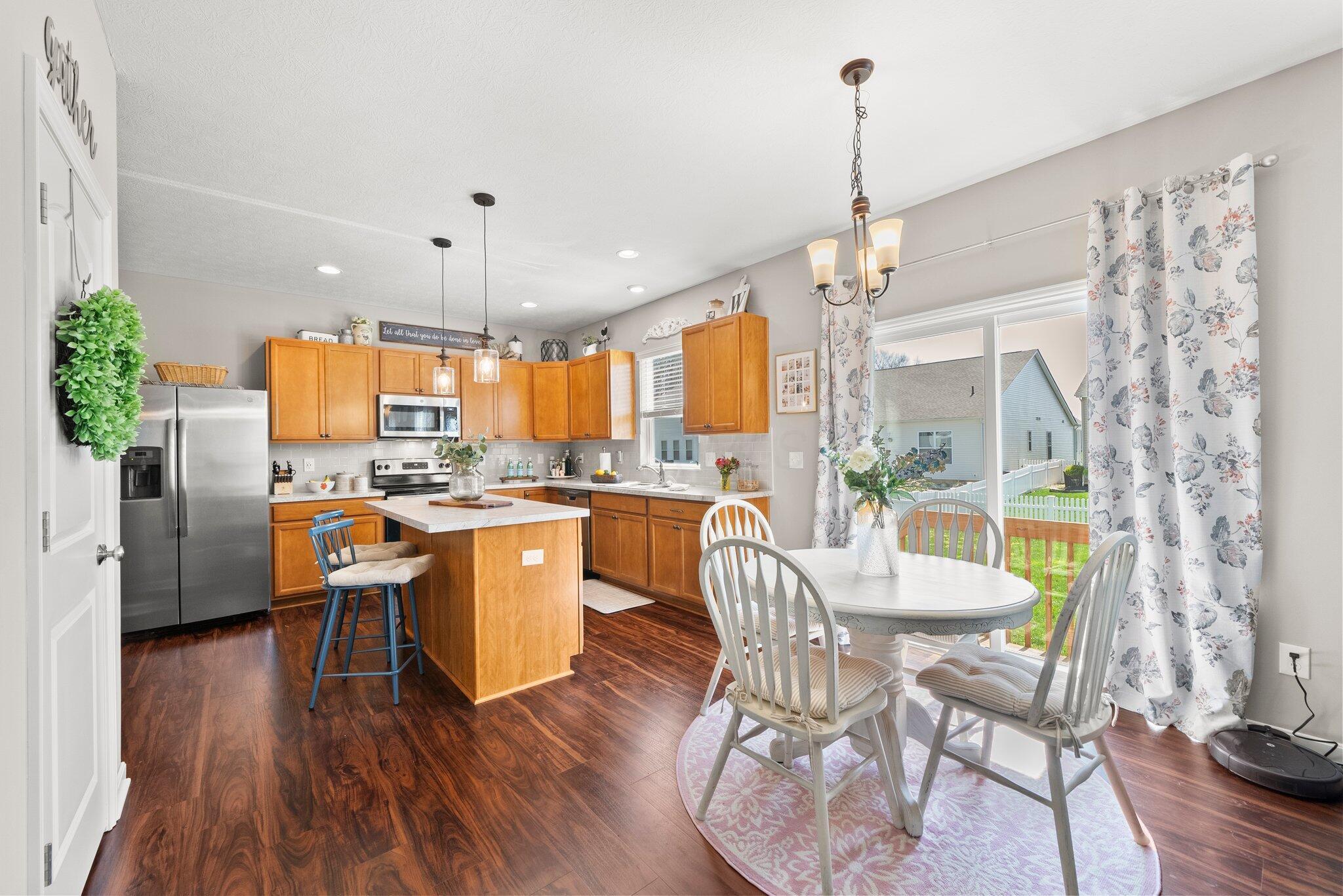 6875 Brooklyn Heights Road Westerville, OH 43081 - Photo 12 of 47 Kitchen/eating space