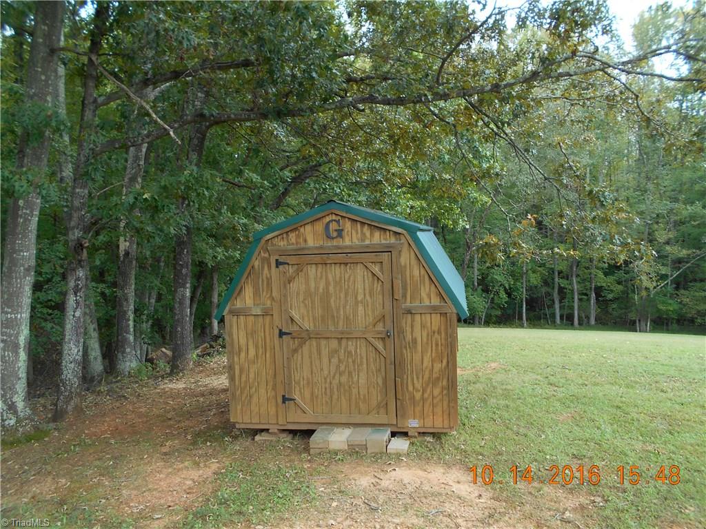 276 Crumpton Road Reidsville, NC 27320 - Photo 9 of 30