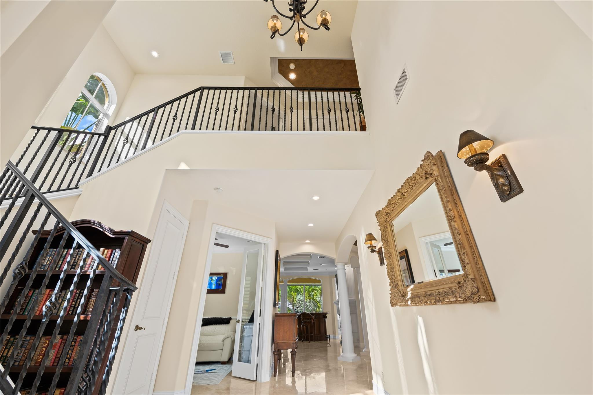 2637 Northeast 28th Court Lighthouse Point, FL 33064 - Photo 20 of 50