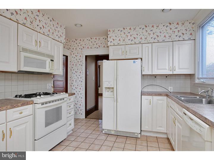 407 Crown Point Road Thorofare, NJ 08086 - Photo 8 of 12