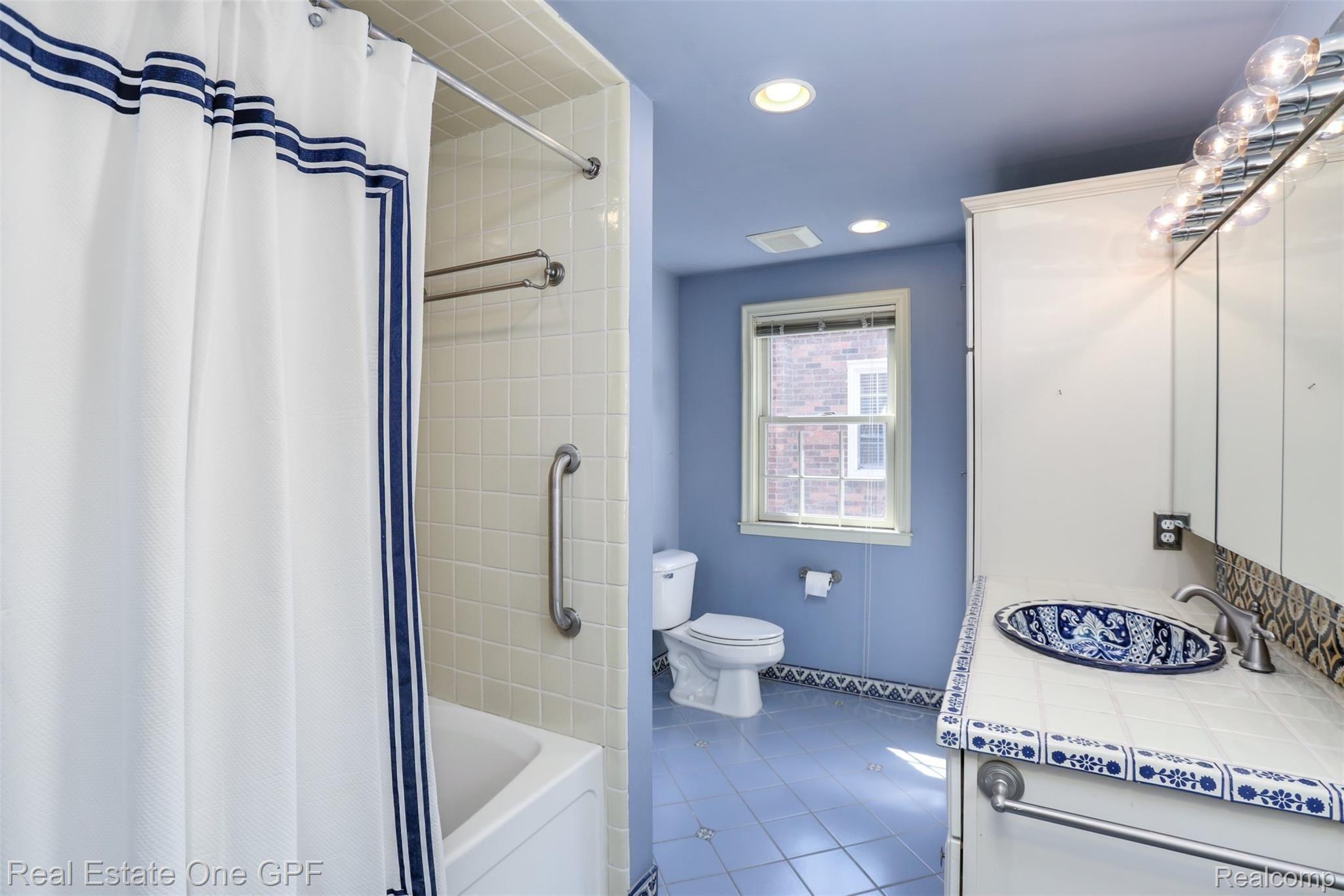 811 Fisher Road Grosse Pointe, MI 48230 - Photo 22 of 33 811+Fisher+Rd+Grosse+Pointe-29-original.jpg