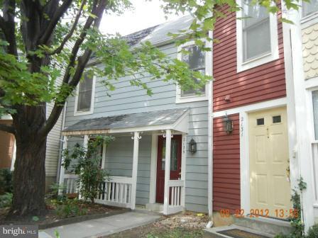 2129 Whisper Way Reston, VA 20191 - Photo 12 of 29 Exterior (Front)