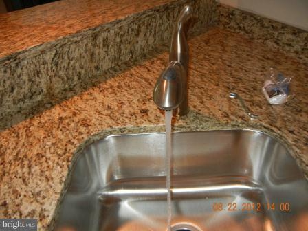 2129 Whisper Way Reston, VA 20191 - Photo 18 of 29 Kitchen