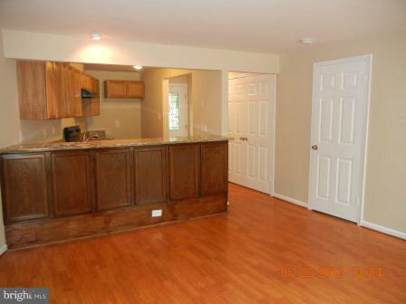 2129 Whisper Way Reston, VA 20191 - Photo 21 of 29 Living Room
