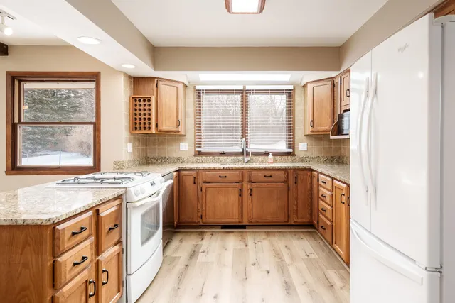 $379,900 | 6747 Lynnhurst Lane, Roscoe, IL 61073