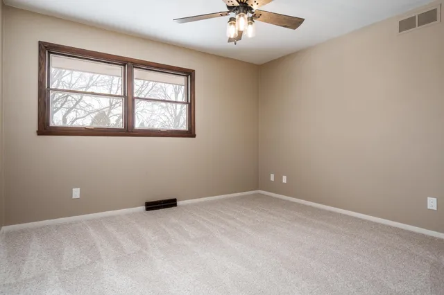 $379,900 | 6747 Lynnhurst Lane, Roscoe, IL 61073