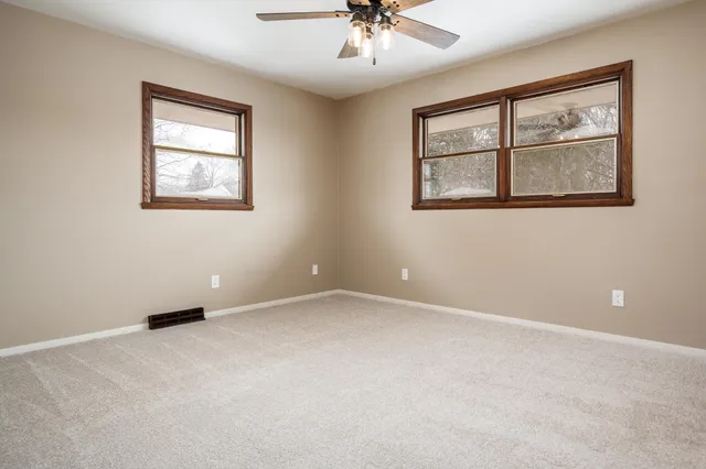 $379,900 | 6747 Lynnhurst Lane, Roscoe, IL 61073