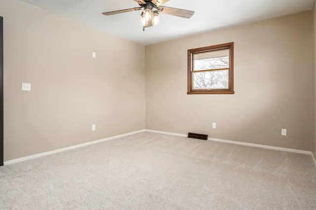 $379,900 | 6747 Lynnhurst Lane, Roscoe, IL 61073