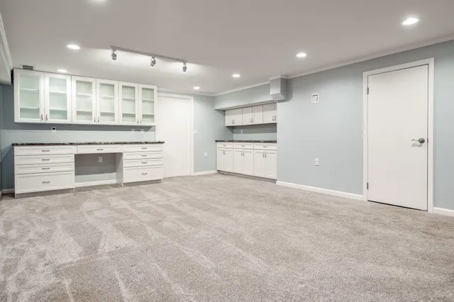 $379,900 | 6747 Lynnhurst Lane, Roscoe, IL 61073