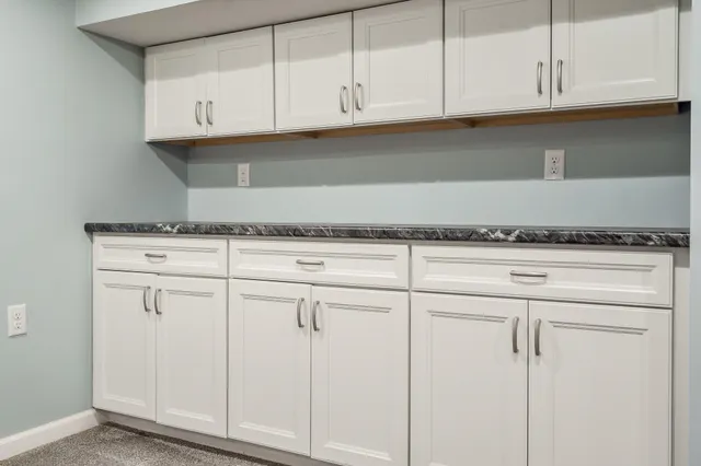 $379,900 | 6747 Lynnhurst Lane, Roscoe, IL 61073