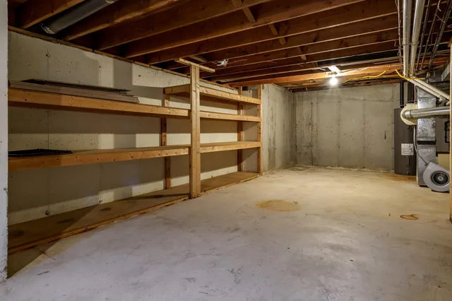 $379,900 | 6747 Lynnhurst Lane, Roscoe, IL 61073