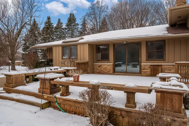 $379,900 | 6747 Lynnhurst Lane, Roscoe, IL 61073