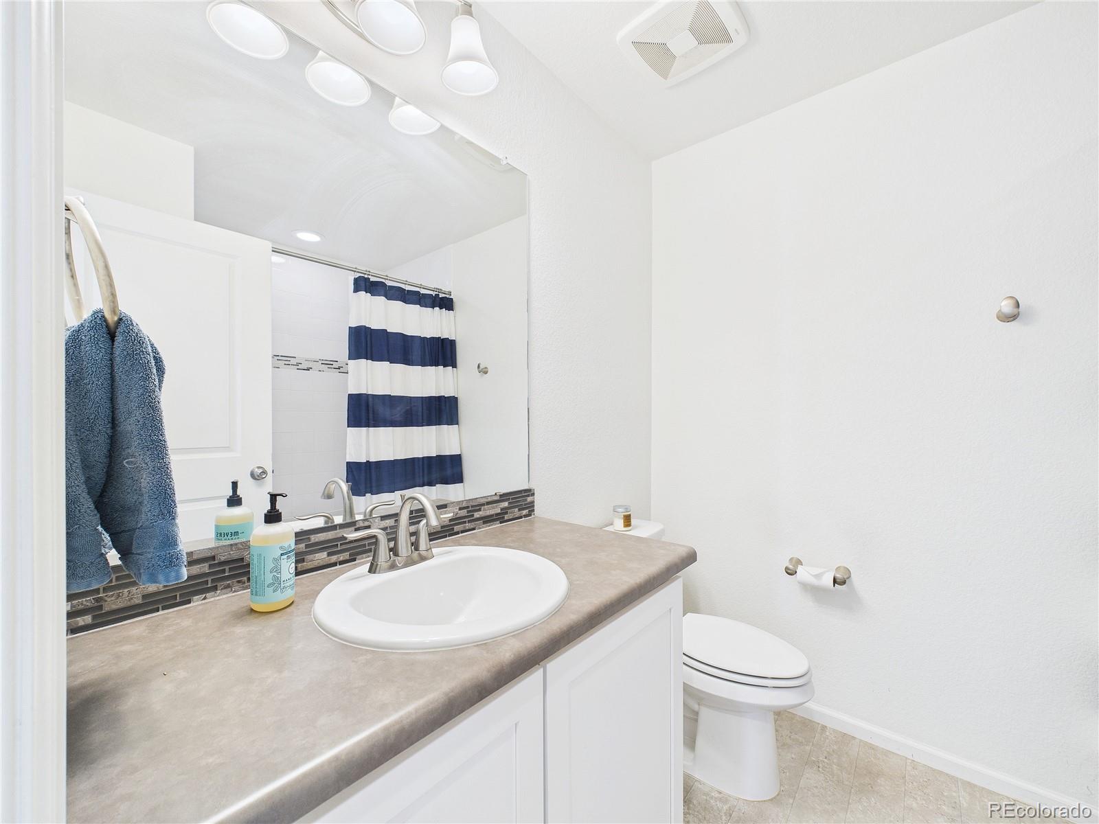 10541 Racine Way Commerce City, CO 80022 - Photo 26 of 46