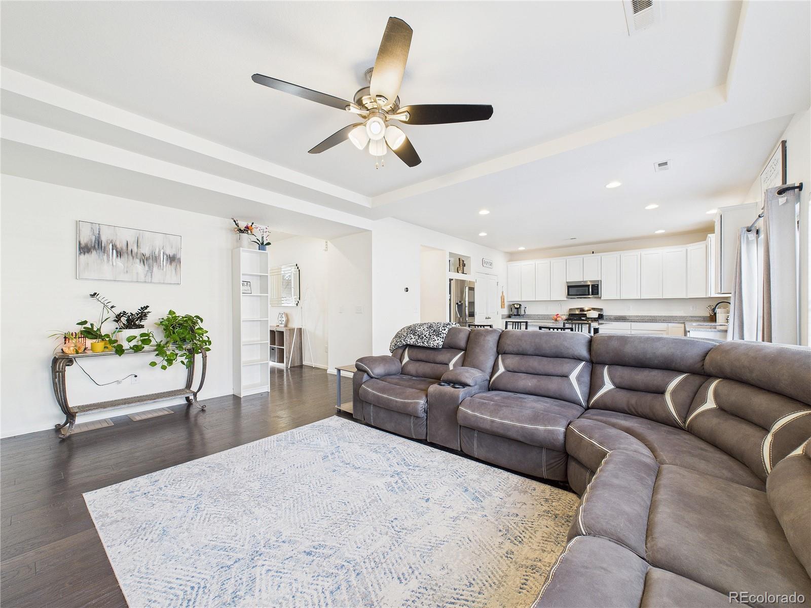 10541 Racine Way Commerce City, CO 80022 - Photo 7 of 46