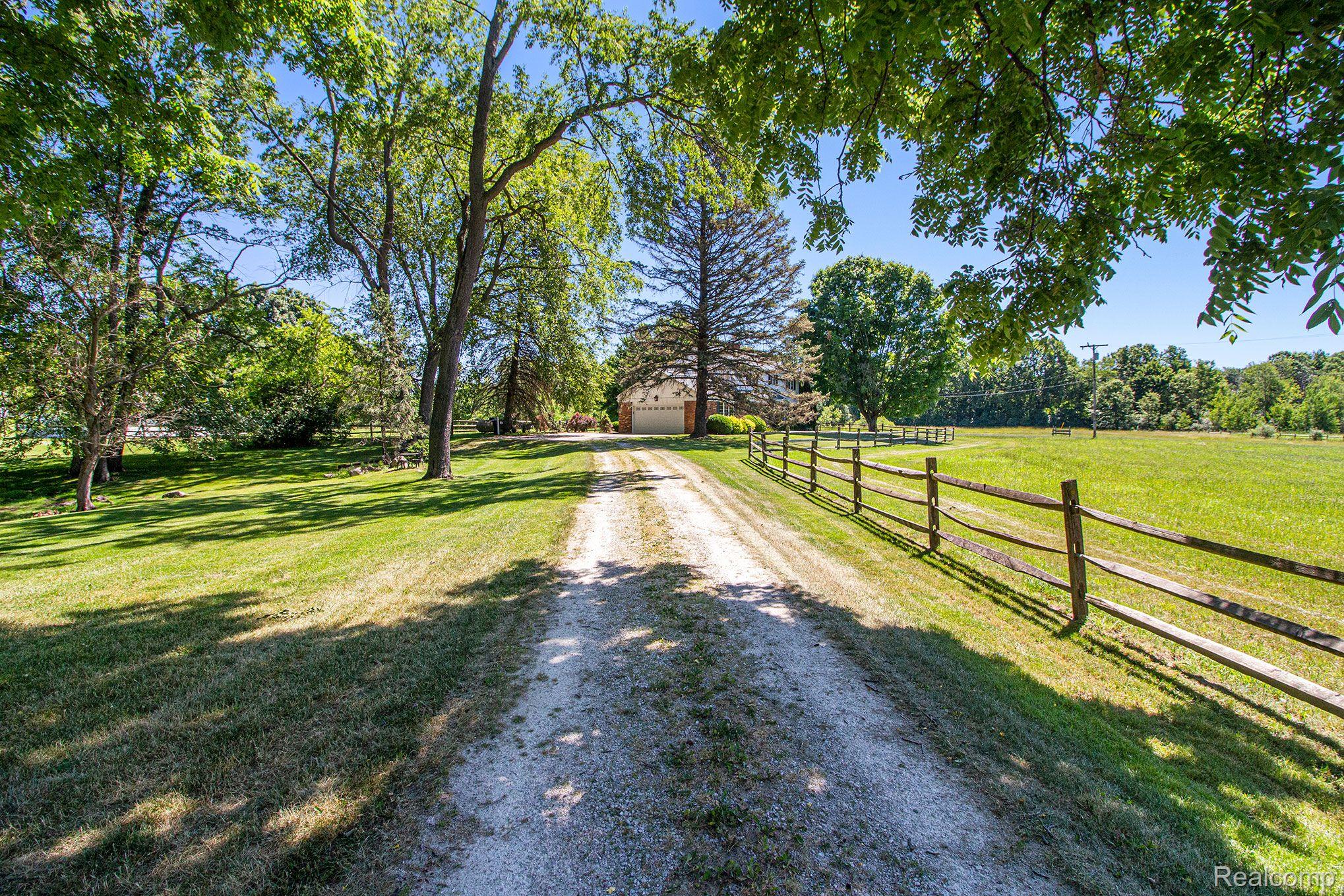2500 Musson Road Howell, MI 48855 - Photo 5 of 36 Gallery Image 5