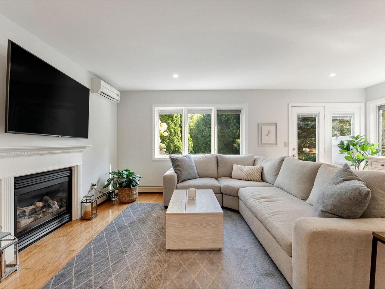 43 Cumberland Road, Unit 4 Burlington, VT 05408 - Photo 2 of 19