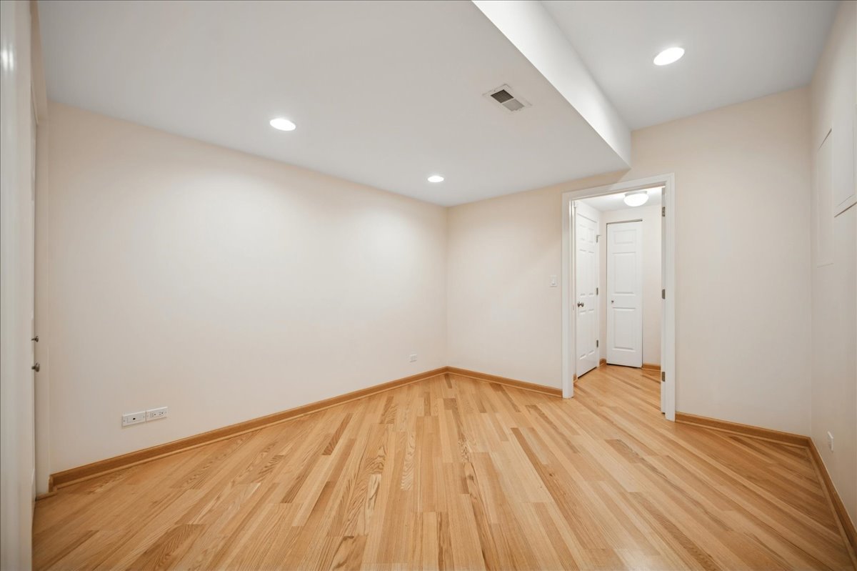 2464 Violet Street Glenview, IL 60026 - Photo 20 of 27