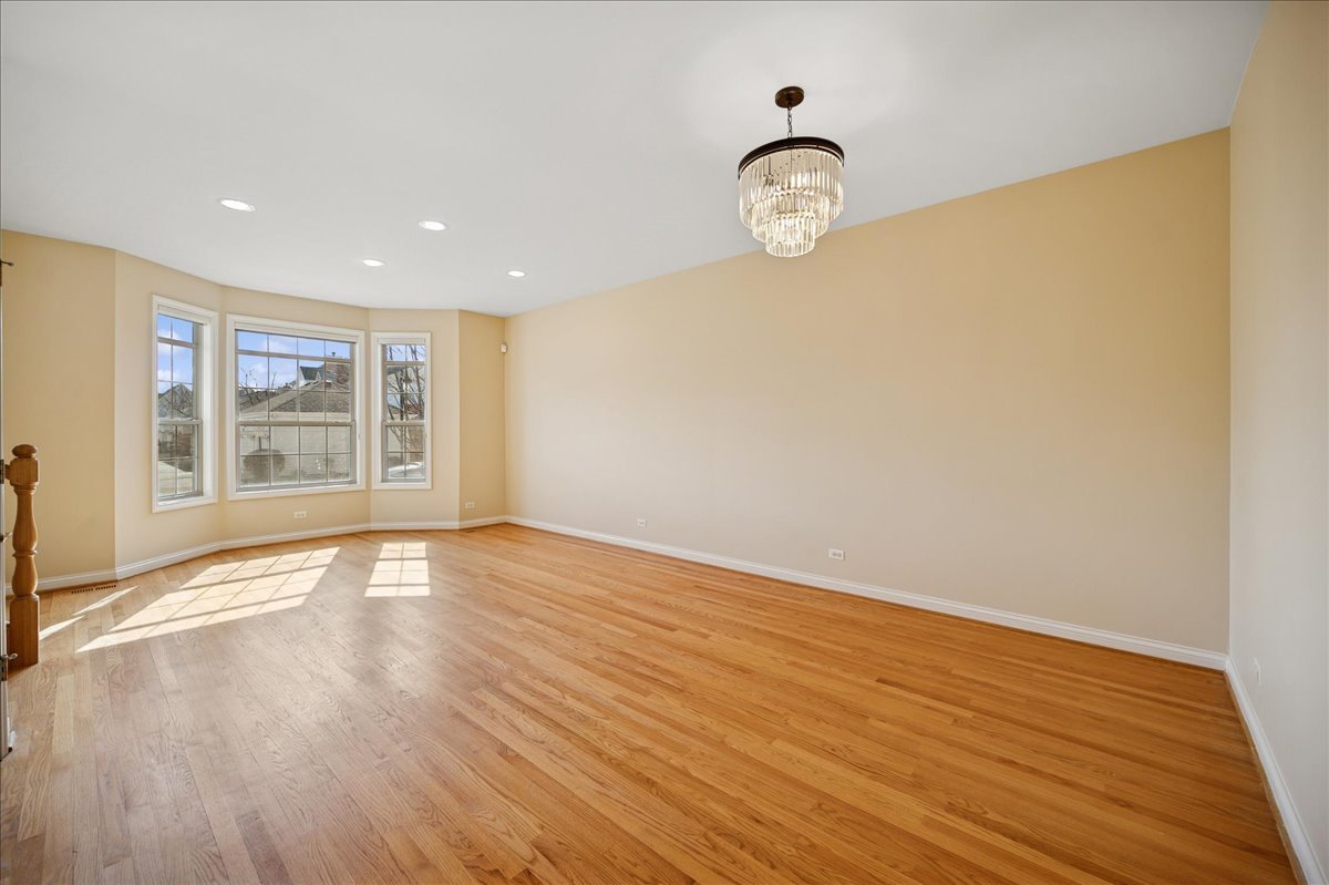 2464 Violet Street Glenview, IL 60026 - Photo 3 of 27