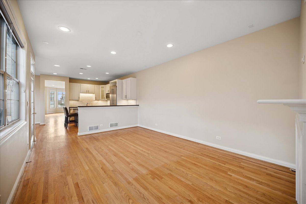 2464 Violet Street Glenview, IL 60026 - Photo 9 of 27