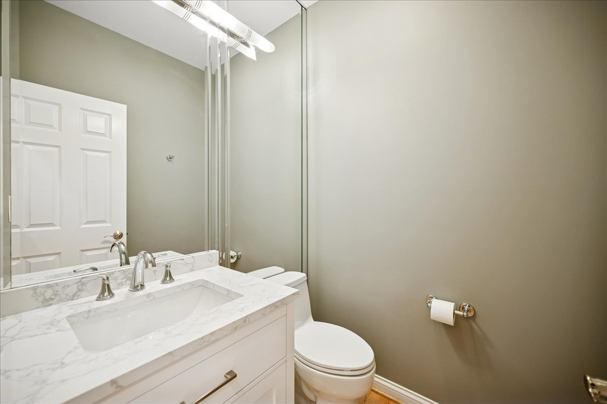 2464 Violet Street Glenview, IL 60026 - Photo 10 of 27