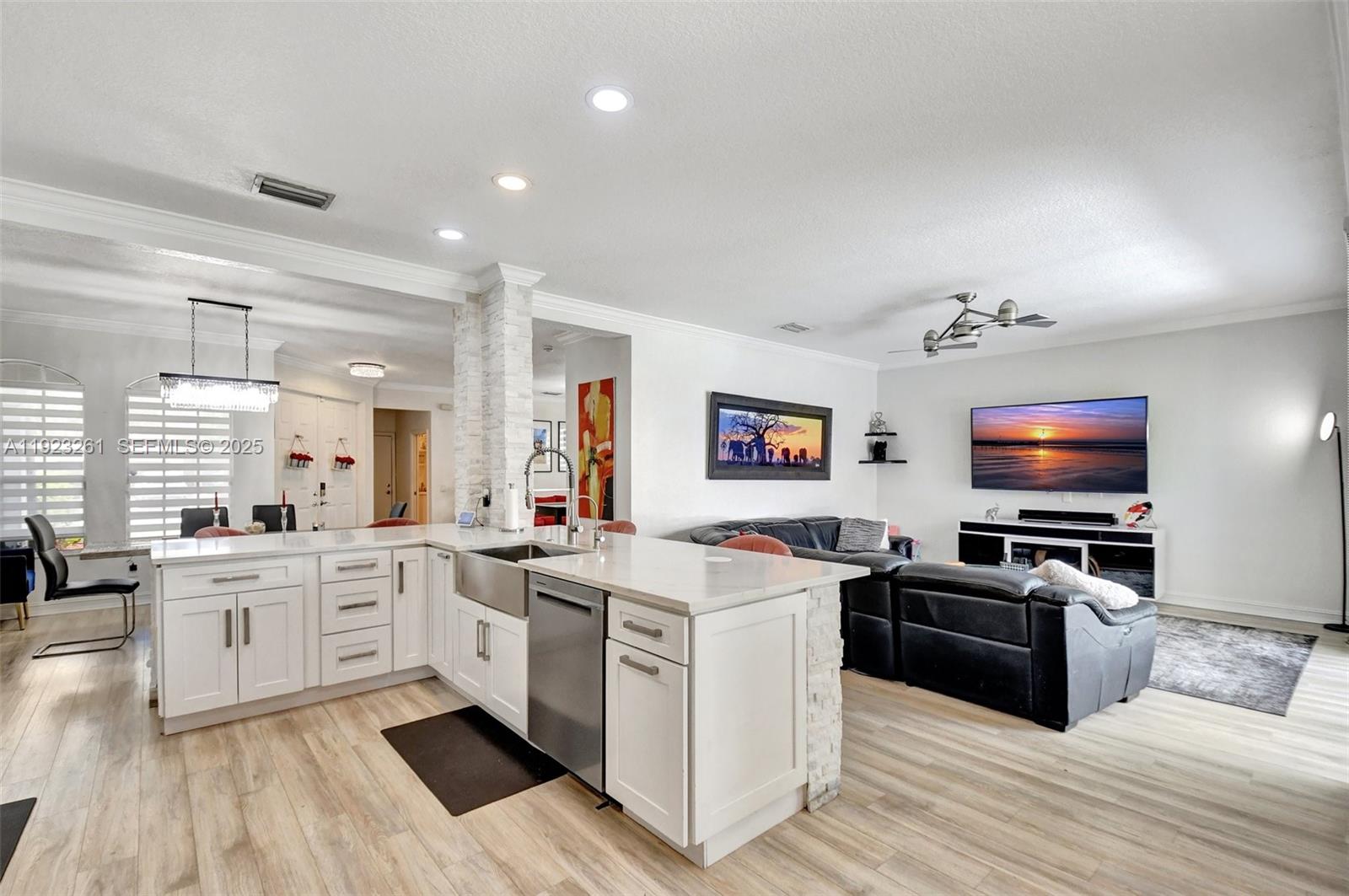 8879 Chestnut Ridge Way Boynton Beach, FL 33473 - Photo 5 of 22 Gallery Image 5