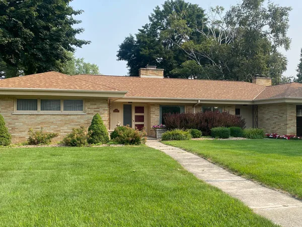 $650,000 | 395 Willow Drive, Fond du Lac, WI 54935