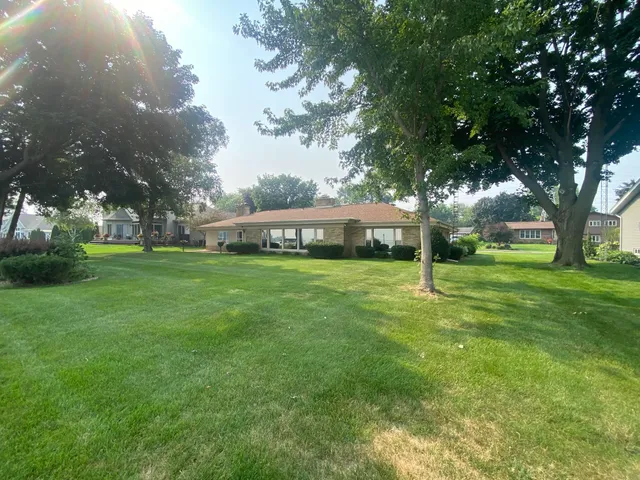 $650,000 | 395 Willow Drive, Fond du Lac, WI 54935