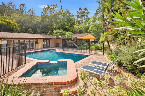 $6,900 | 2500 Benedict Canyon Drive, Beverly Hills, CA 90210