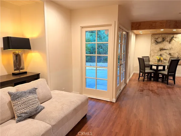 $6,900 | 2500 Benedict Canyon Drive, Beverly Hills, CA 90210