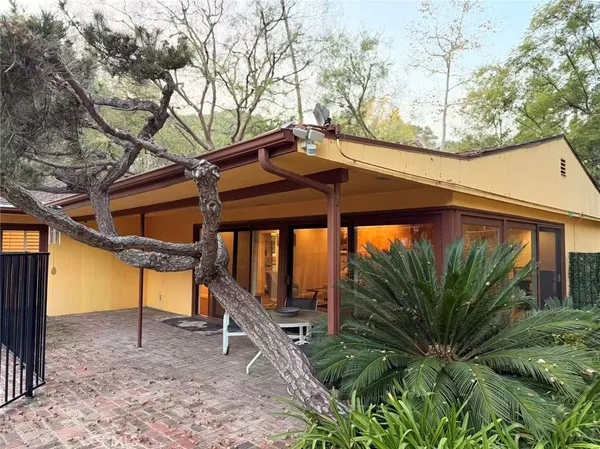 $6,900 | 2500 Benedict Canyon Drive, Beverly Hills, CA 90210