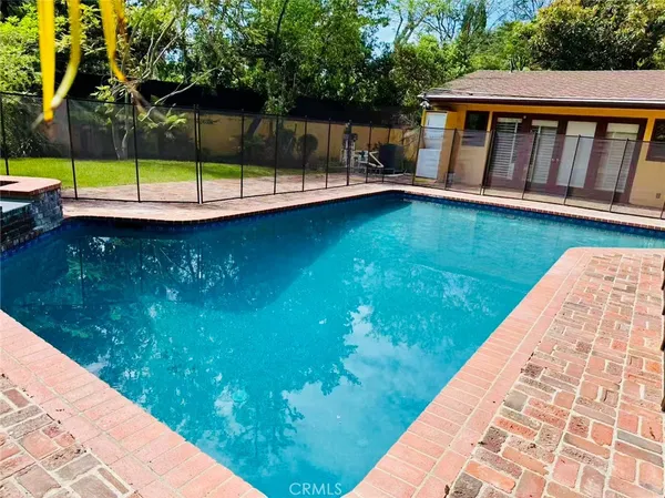 $6,900 | 2500 Benedict Canyon Drive, Beverly Hills, CA 90210