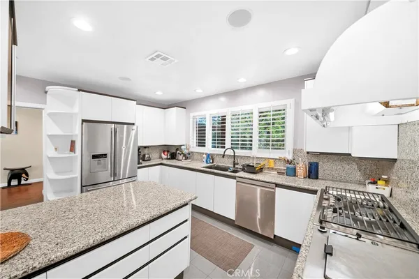 $6,900 | 2500 Benedict Canyon Drive, Beverly Hills, CA 90210