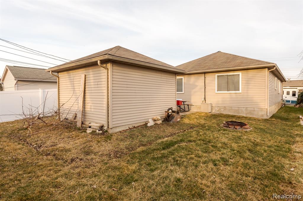 29030 Springstead Street Gibraltar, MI 48173 - Photo 23 of 23