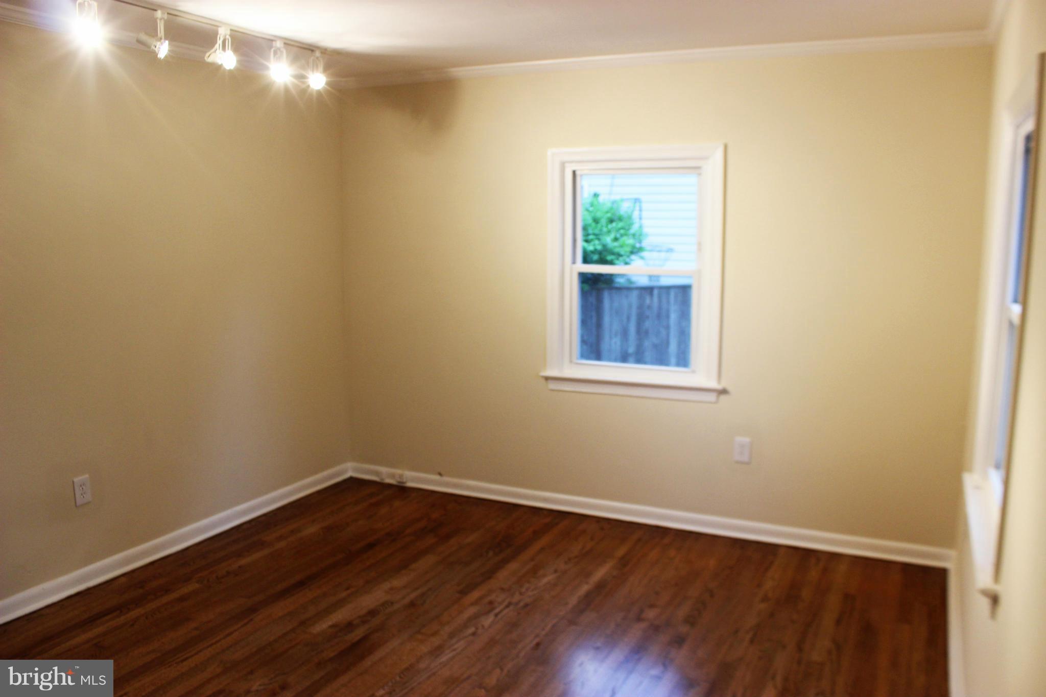 12116 Selfridge Road Silver Spring, MD 20906 - Photo 3 of 30 Living Room