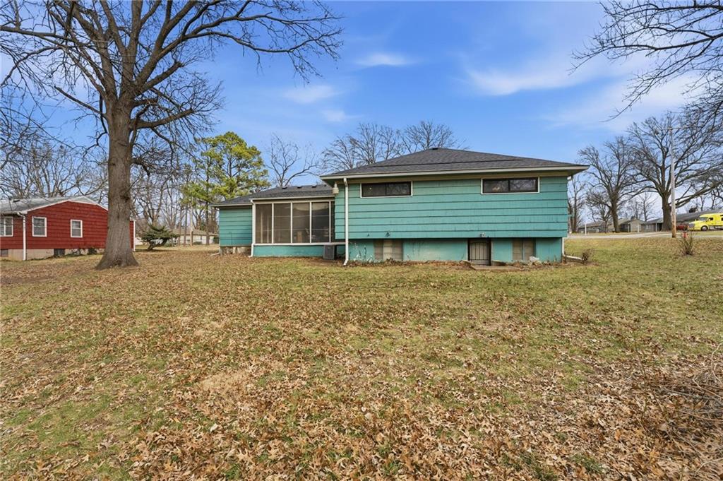 11418 Orchard Road Kansas City, MO 64134 - Photo 34 of 37