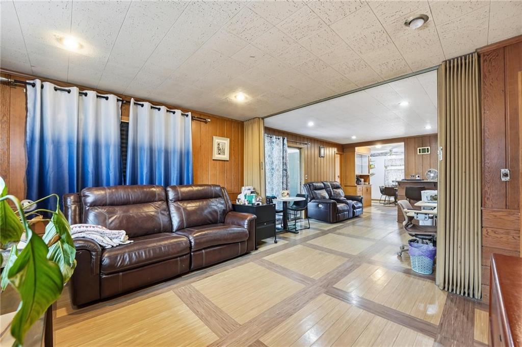 11418 Orchard Road Kansas City, MO 64134 - Photo 10 of 37