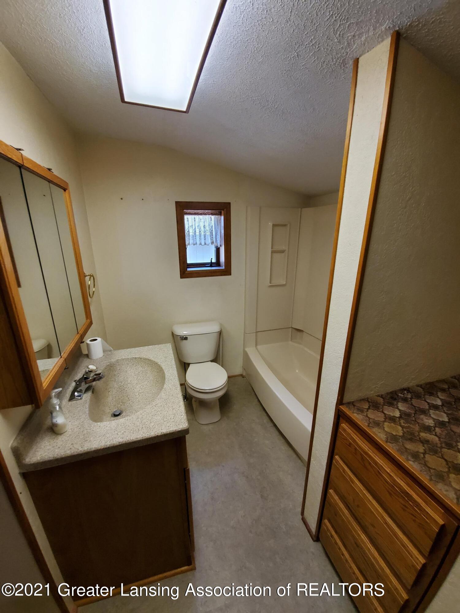 124 Cook Street Maple Rapids, MI 48853 - Photo 32 of 35 Bathroom