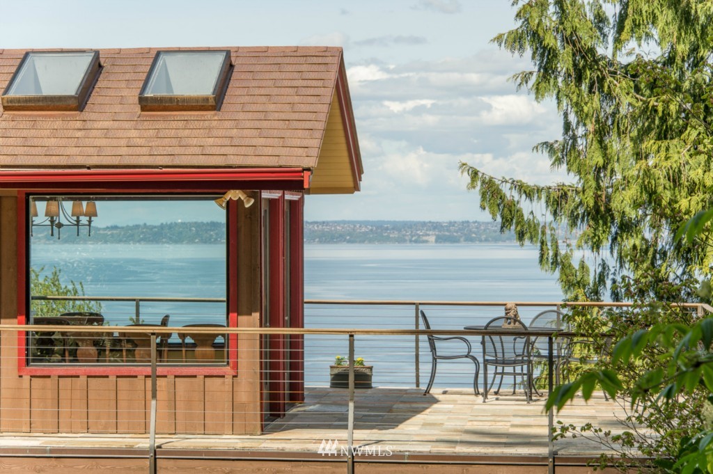 10530 Southwest Cowan Road Vashon, WA 98070 - Photo 20 of 25 Gallery Image 20