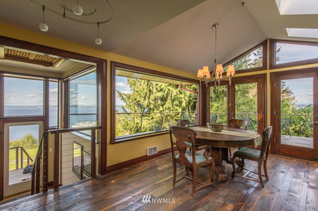 10530 Southwest Cowan Road Vashon, WA 98070 - Photo 7 of 25 Gallery Image 7