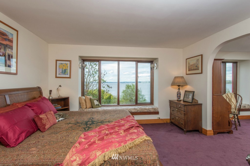 10530 Southwest Cowan Road Vashon, WA 98070 - Photo 10 of 25 Gallery Image 10