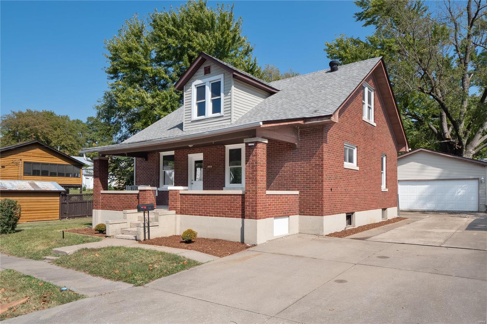 206 North Library Street Waterloo, IL 62298 - Photo 3 of 37