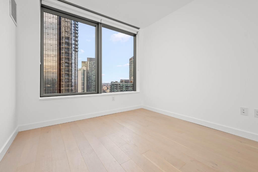 3 Court Square, Unit 2805 Queens, NY 11101 - Photo 8 of 21 Photo 8
