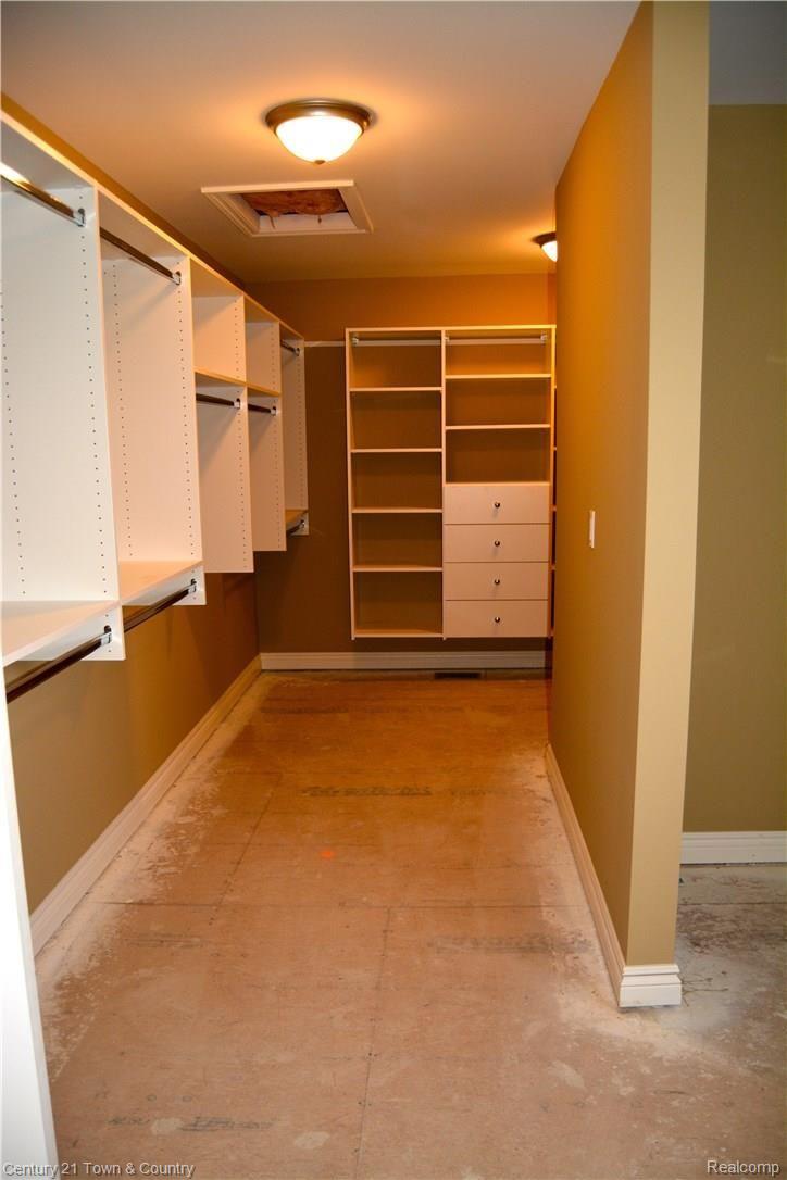 2830 North Addison Circle Rochester, MI 48306 - Photo 23 of 24 DSC_1311.jpg